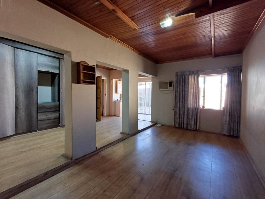 Bedroom Property for Sale in Wilkoppies North West